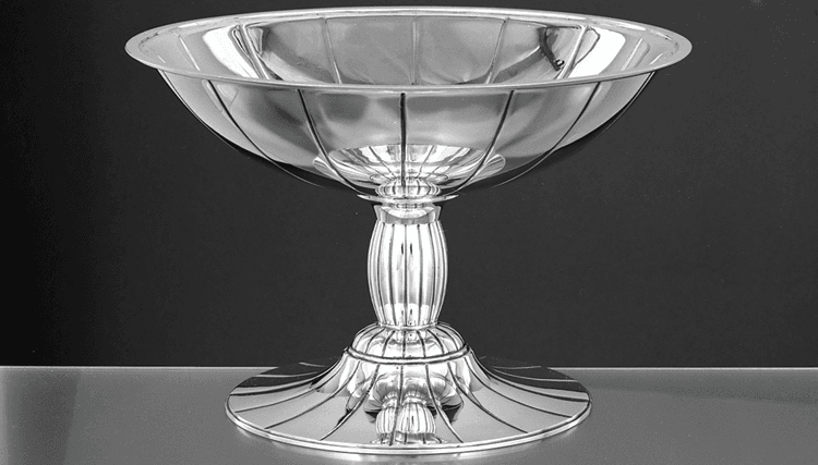 Fig. 2: Compote, Erik Magnussen (1884–1961), designer, manufactured by the Gorham Manufacturing Company (1831–present), 1926. Sterling silver. Yale University Art Gallery, New Haven, Conn., gift of M. Josephine Dial in memory of her husband Gregory T. Dial, B.S. (1930, 1989.30.1).