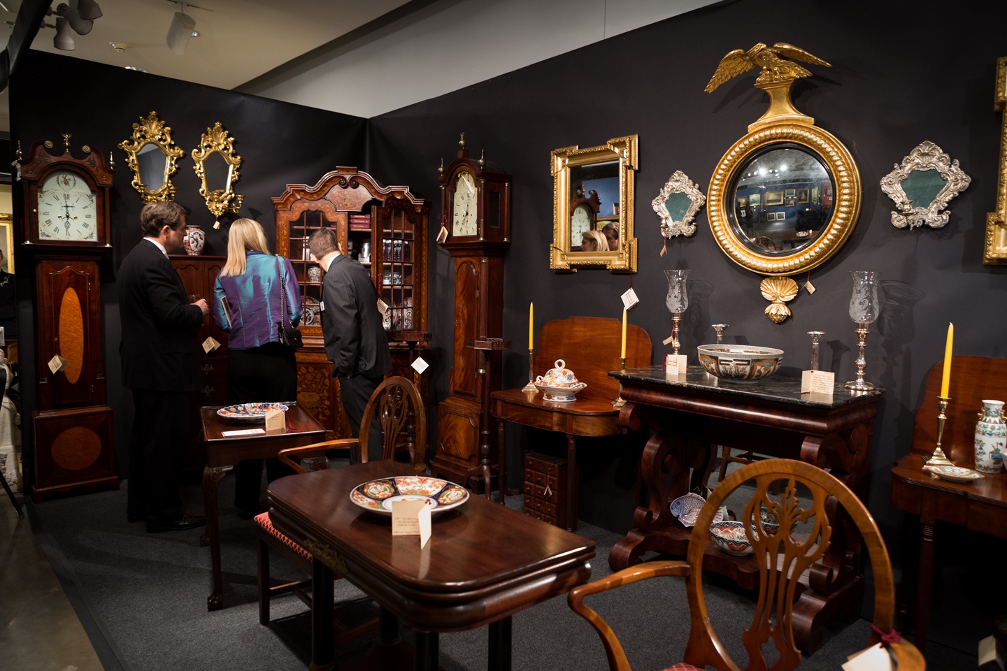 A booth at the 2015 Washington Winter Antiques Show.