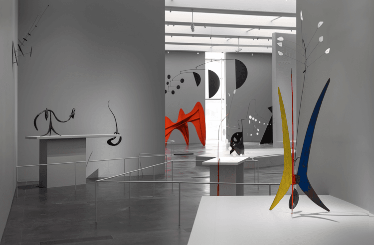 Installation photograph (LACMA), Calder and Abstraction: From Avant-Garde to Iconic, Los Angeles County Museum of Art, © Calder Foundation, New York, Artists Rights Society (ARS), NY. Photo © Fredrik Nilsen.