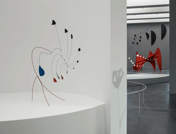 Installation photograph (LACMA), Calder and Abstraction: From Avant-Garde to Iconic, Los Angeles County Museum of Art, © Calder Foundation, New York, Artists Rights Society (ARS), NY. Photo © Fredrik Nilsen.