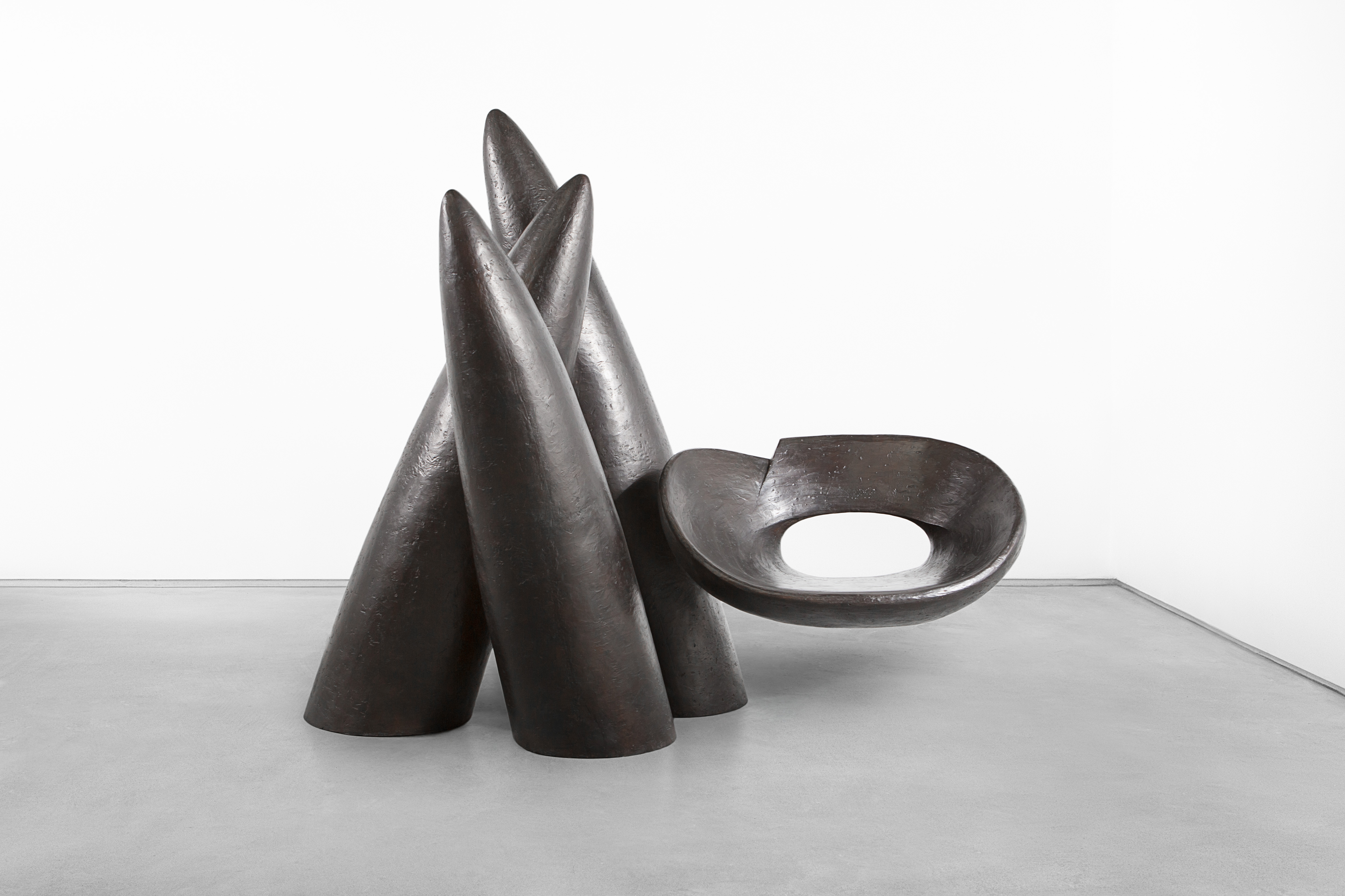 Veiled in a Dream, 2014, Bronze, 69.25 x 78 x 43 inches. Courtesy of Wendell Castle and Friedman Benda. Photography: Adrien Millot.