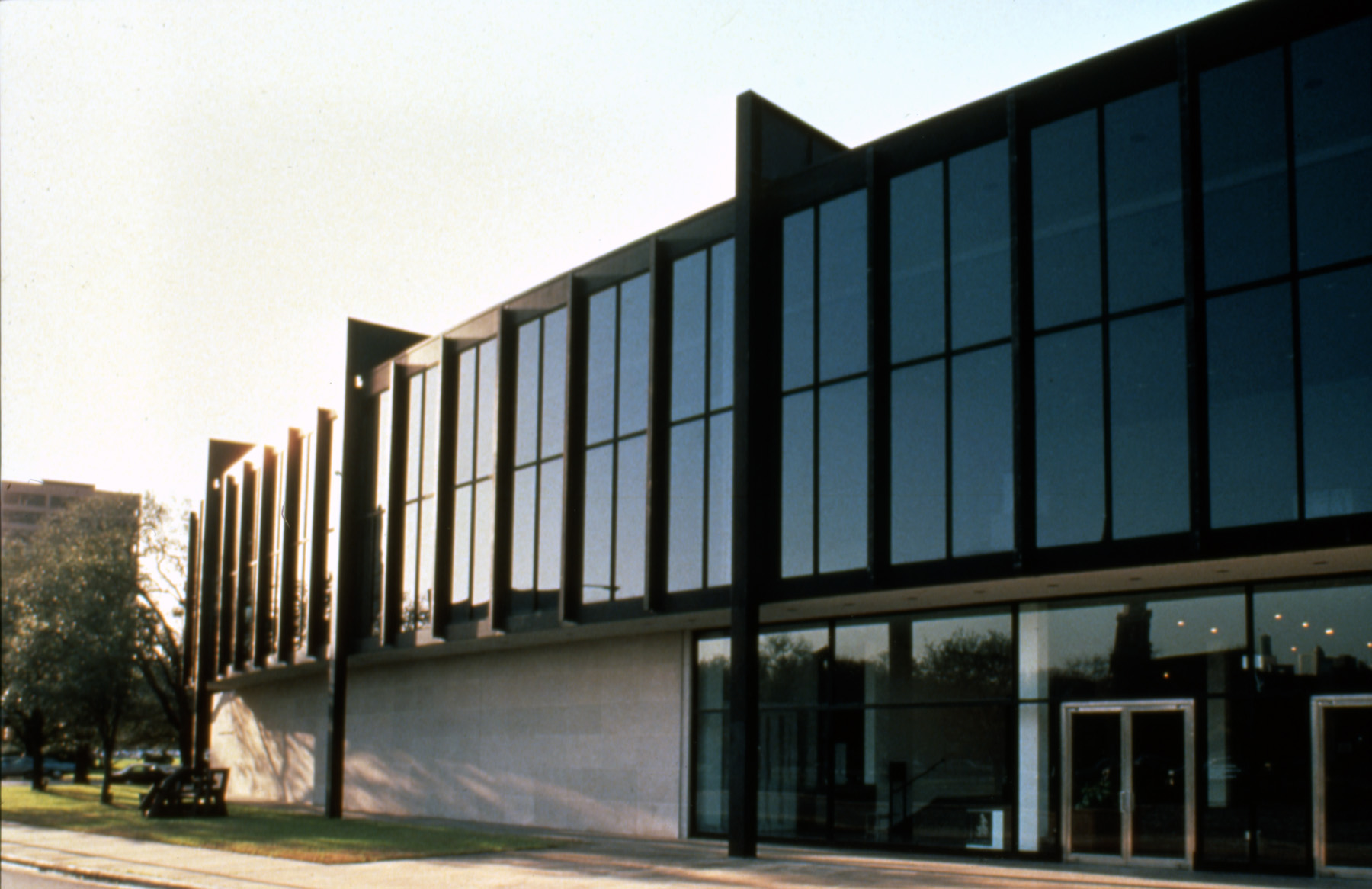 The Museum of Fine Arts, Houston's Ludwig Mies van der Rohe-designed Caroline Wiess Law Building. Image courtesy of Wikipedia.