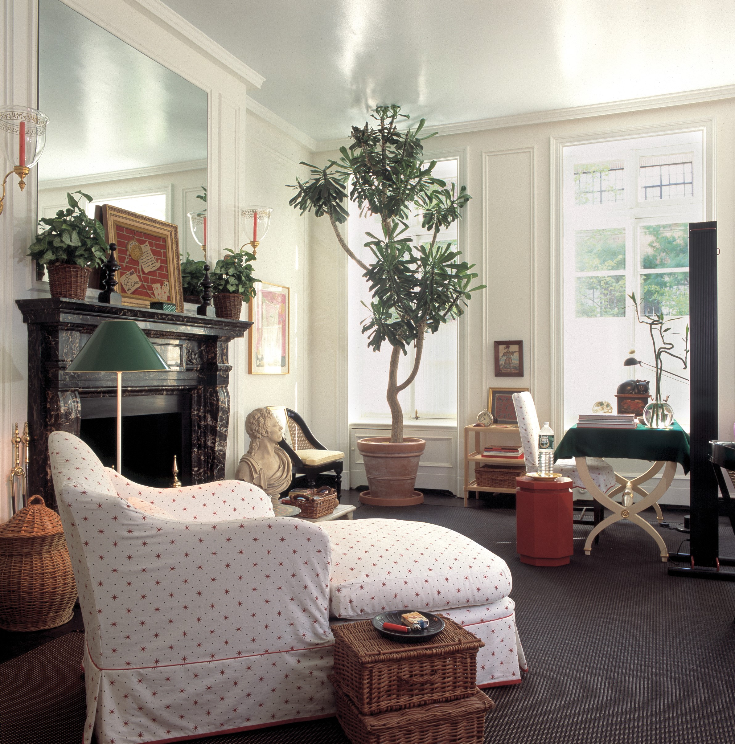 Interior by Albert Hadley. Photography by Dennis Krukowski.