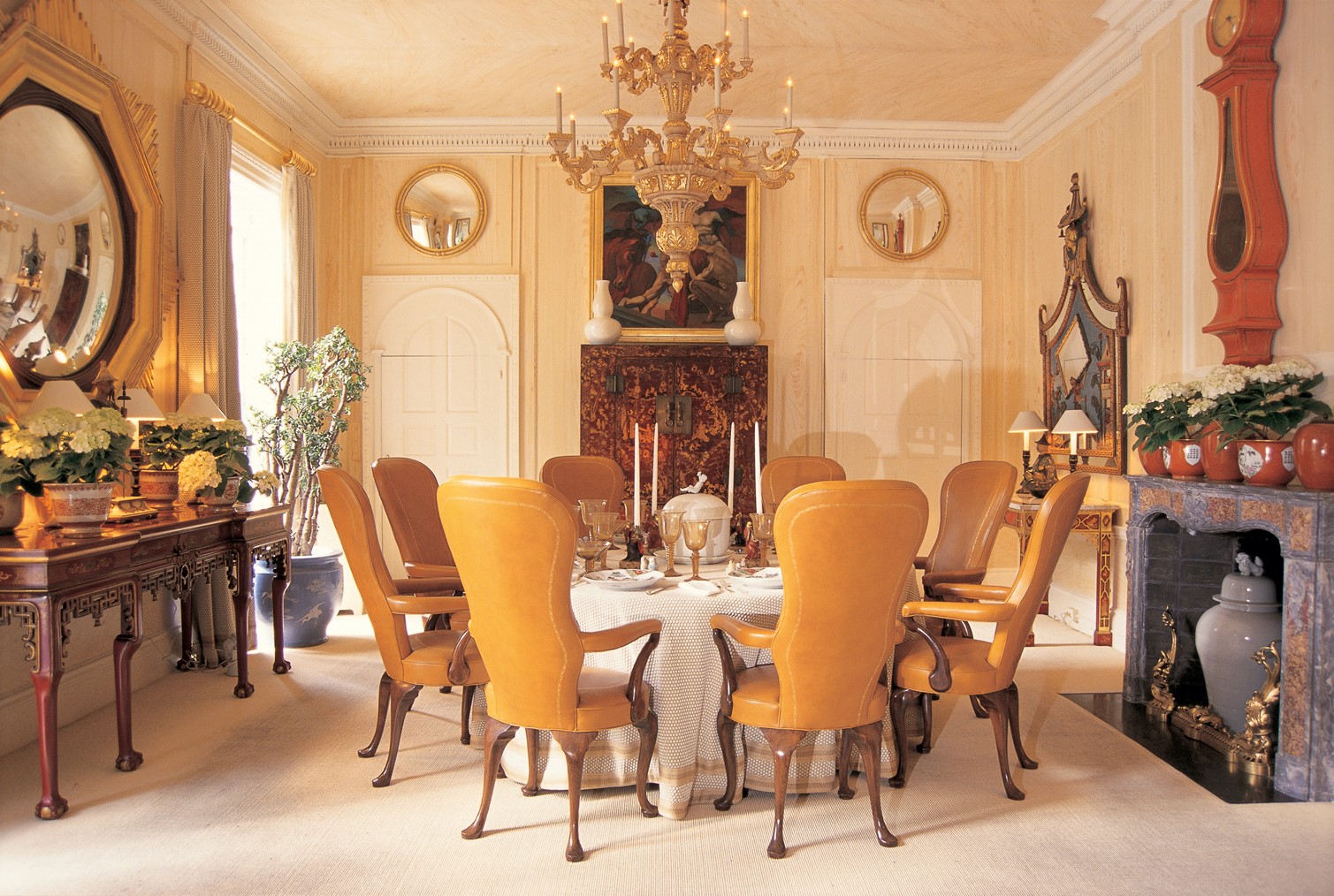 Interior by Thomas Britt. Photography by Phillip Ennis.