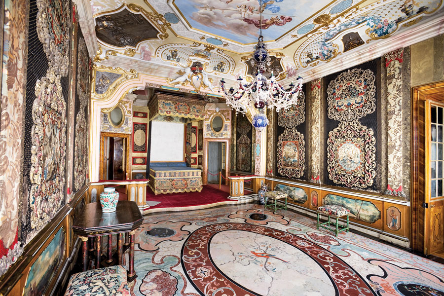 Fig. 13: State Bedroom in the apartment of Ludwig Georg, Hereditary Prince of Baden-Baden. The chandelier, dating to circa 1685–1689, is the earliest and finest in the palace. Photography by Martine Beck Coppola.