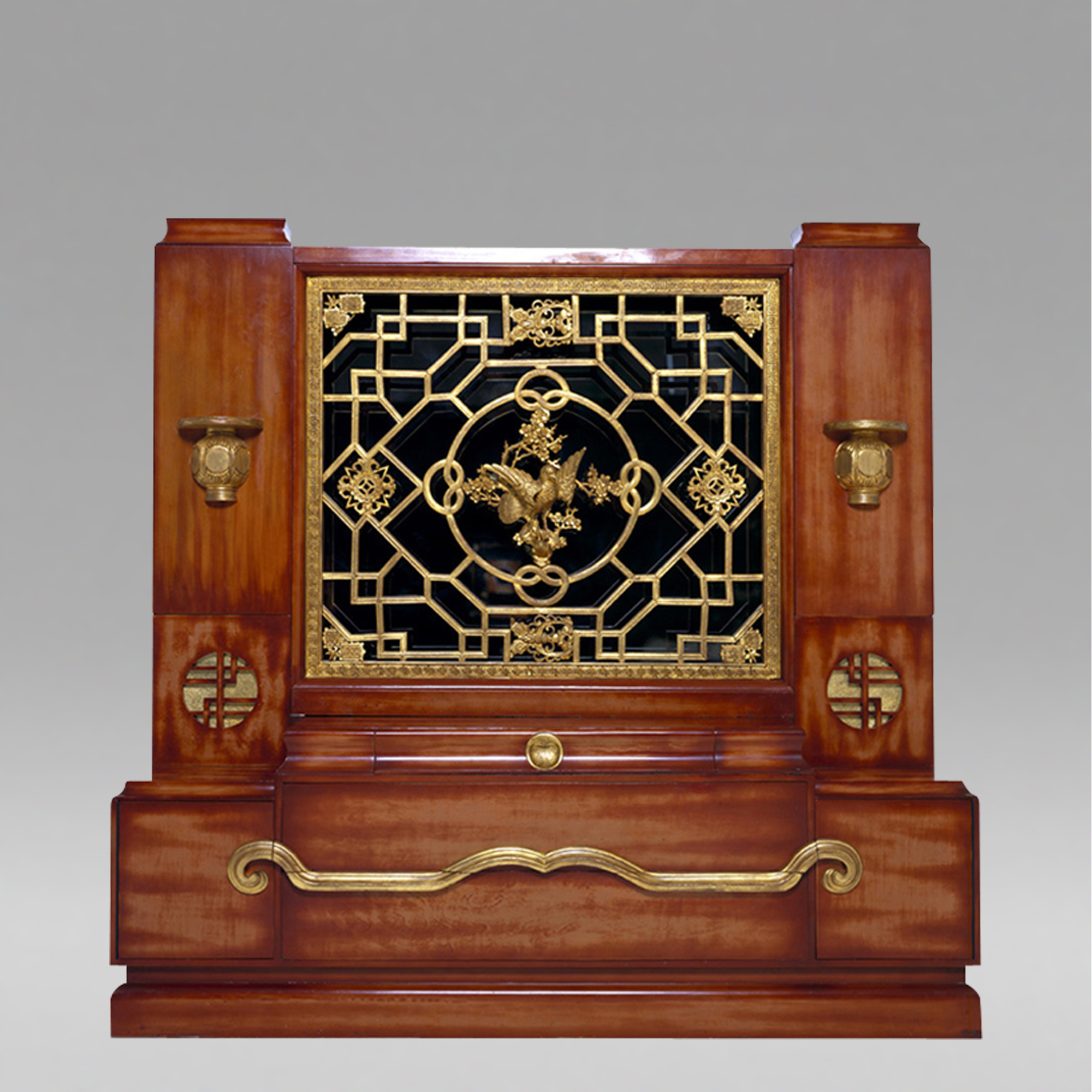 Cinnabar Lacquered and Gilt Chinoiserie Server, James Mont, USA, c. 1950s. Courtesy of Todd Merrill Studio.